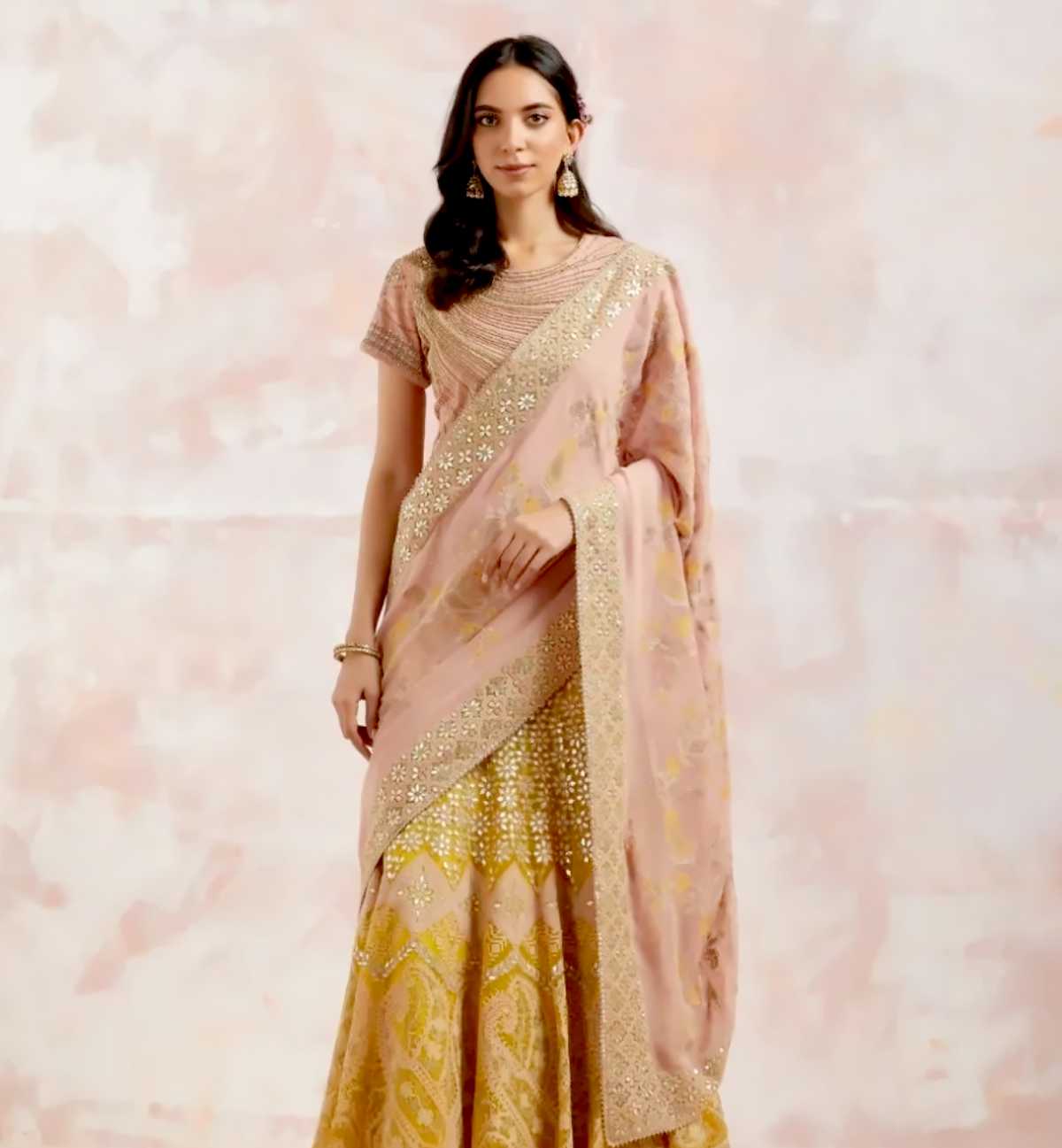 saree style mein phene