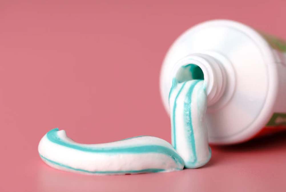 toothpaste to clean non stick pan