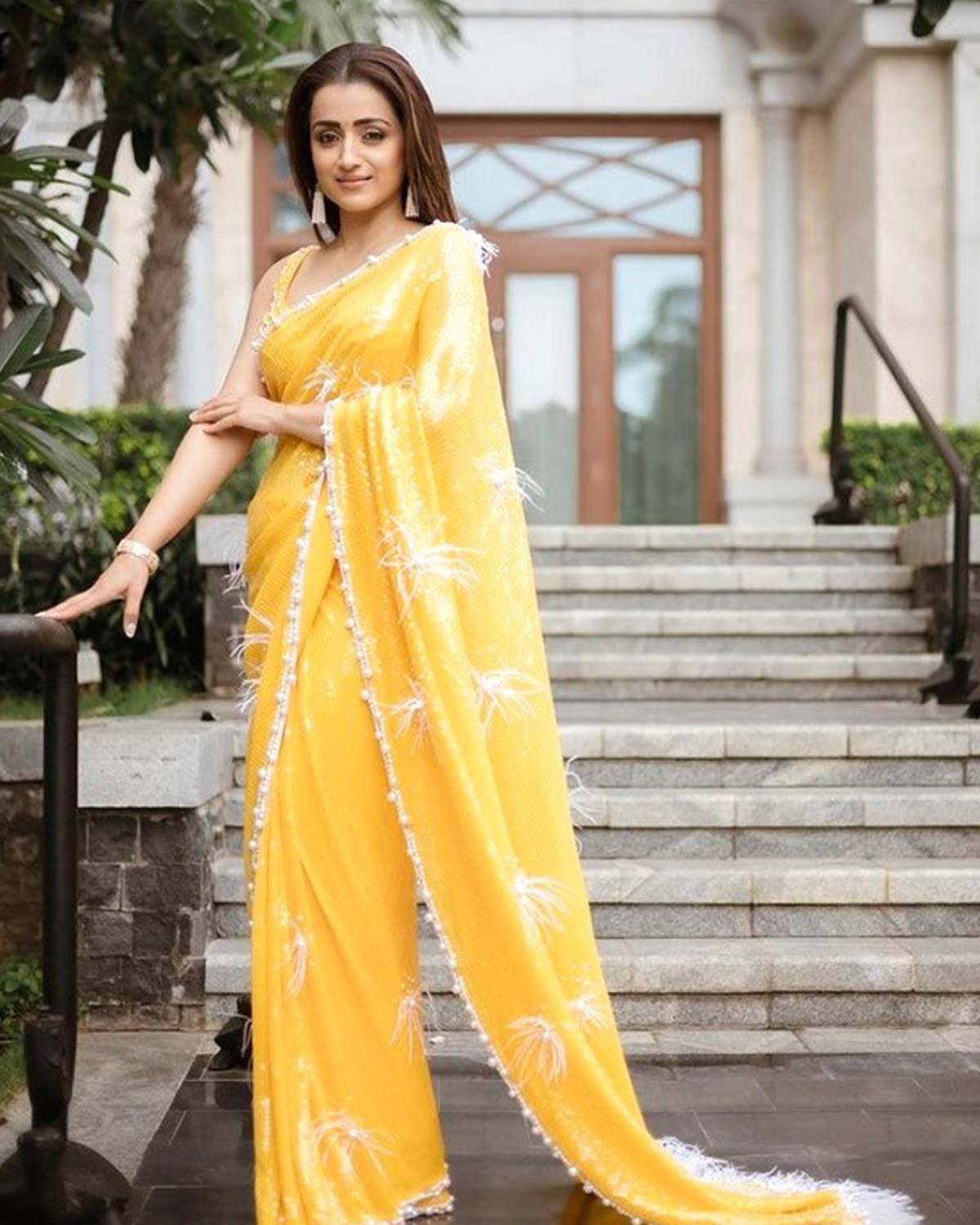 trisha saree tips