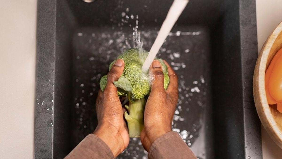 wash green vegetable