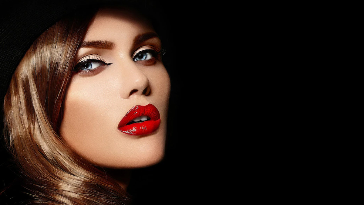 Blue Eyes Mahilao Ke Liye Makeup