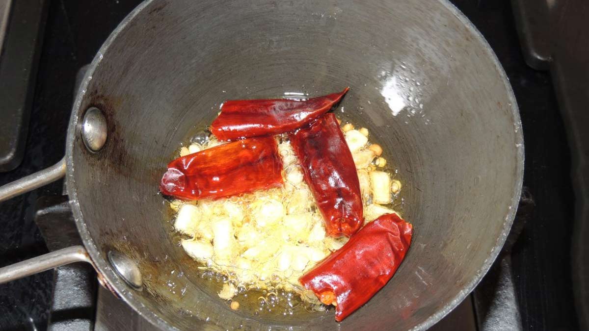 Red Dry Mirch Ka Tadka