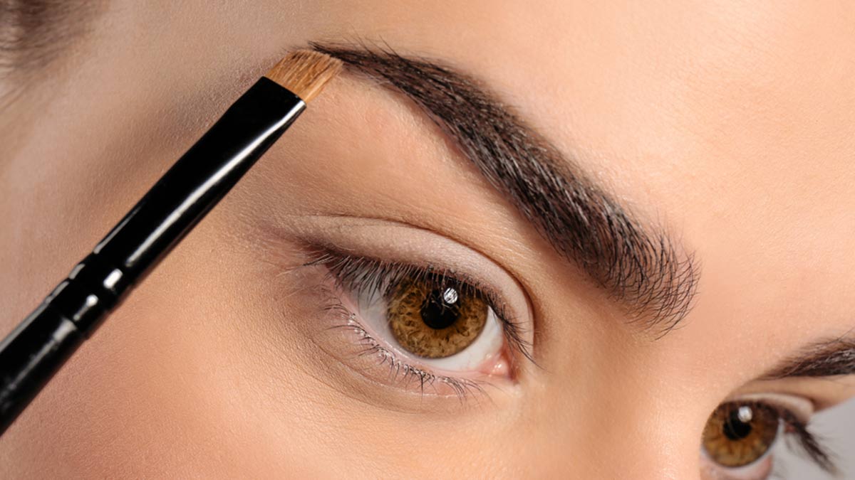 Use Angled Brush To Thick Fill Eyebrows