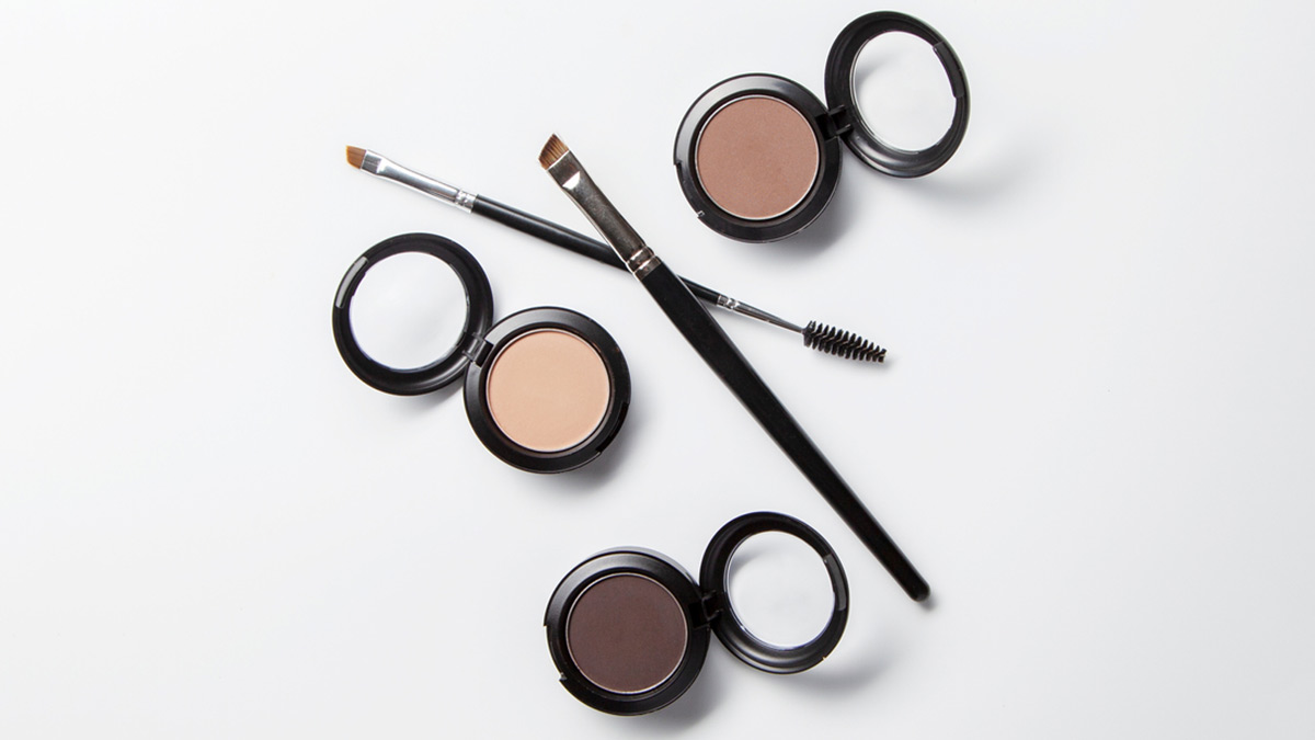 Use Pomade To Fill Thick Eyebrows