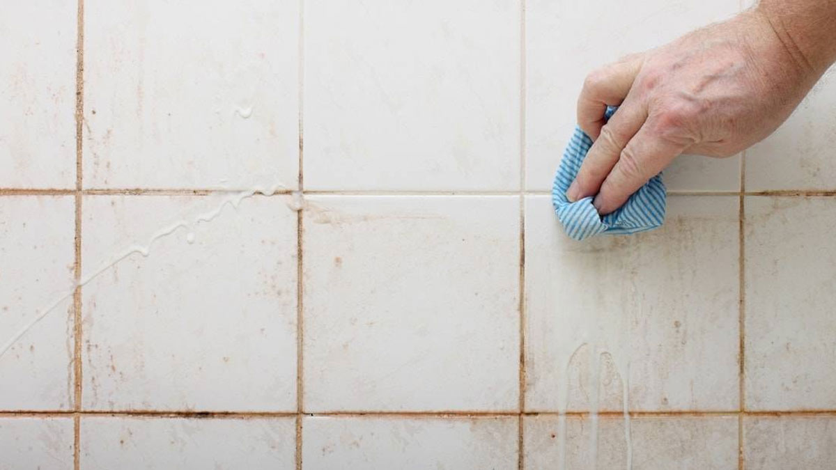 cleaning tiles with detergent