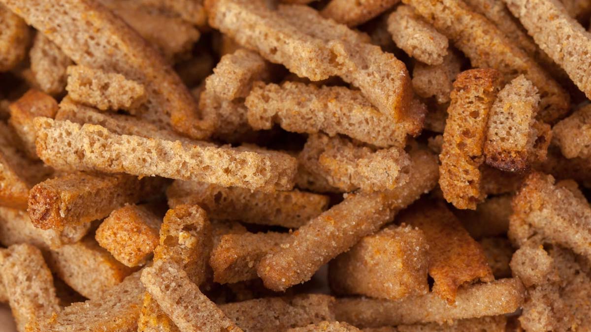 crumbs bread croutons