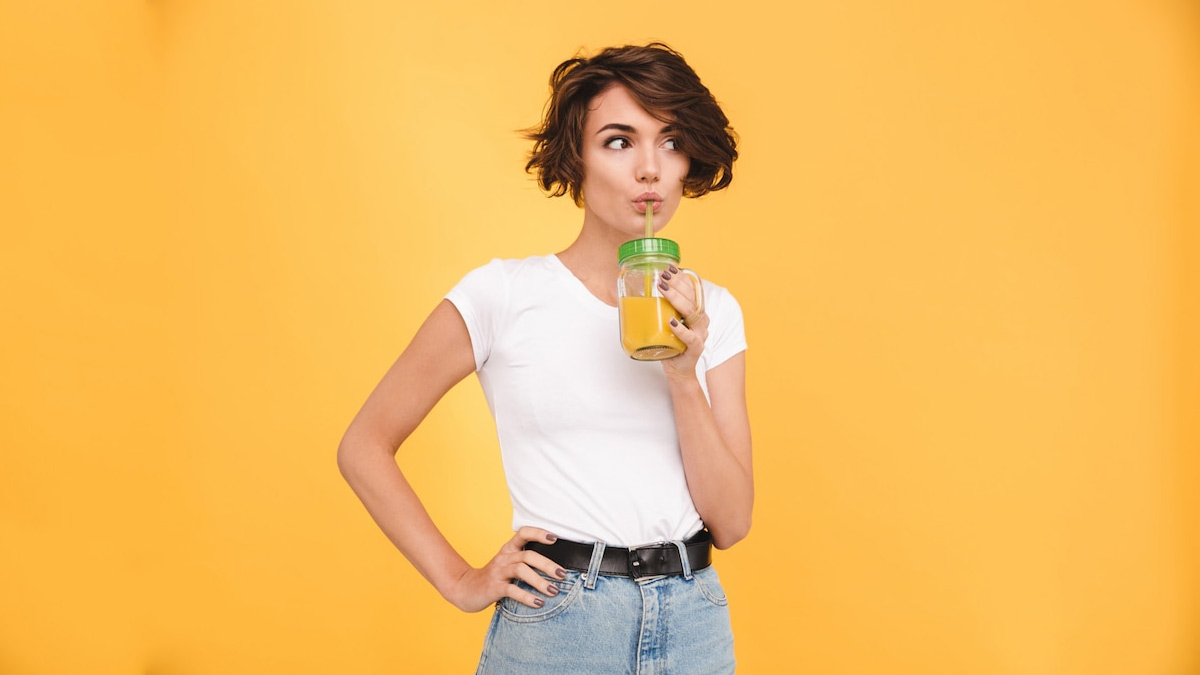 kalhi pet orange juice peena