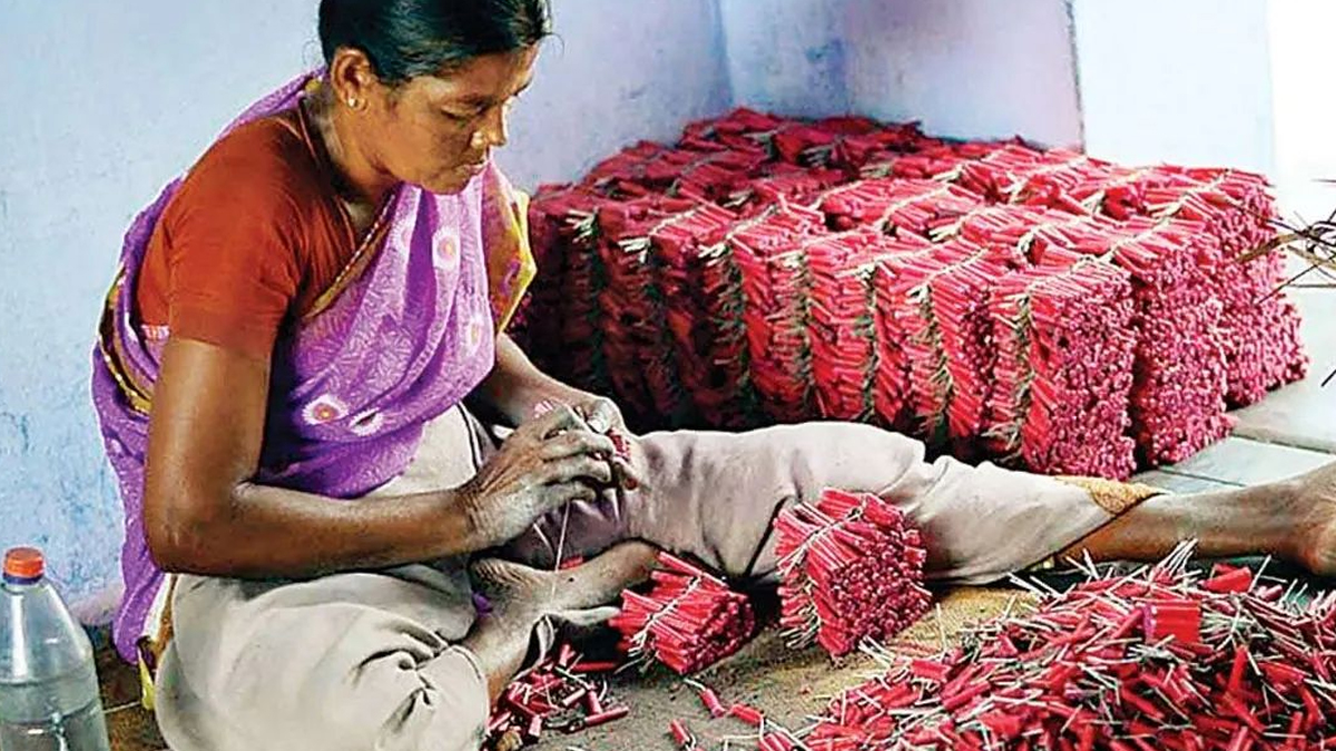 normal craker and green cracker