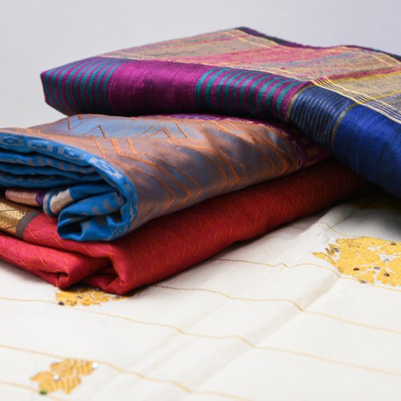 how to store linen saree