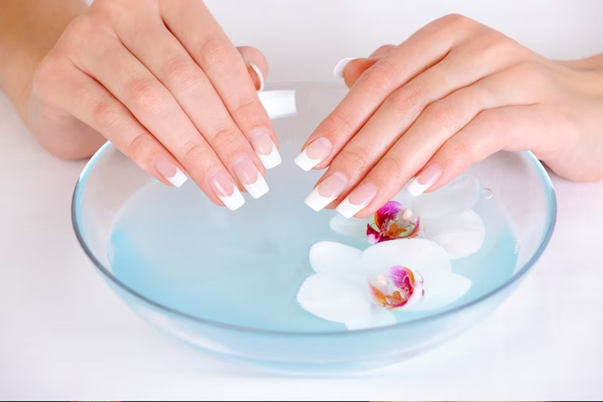 nail soak in water