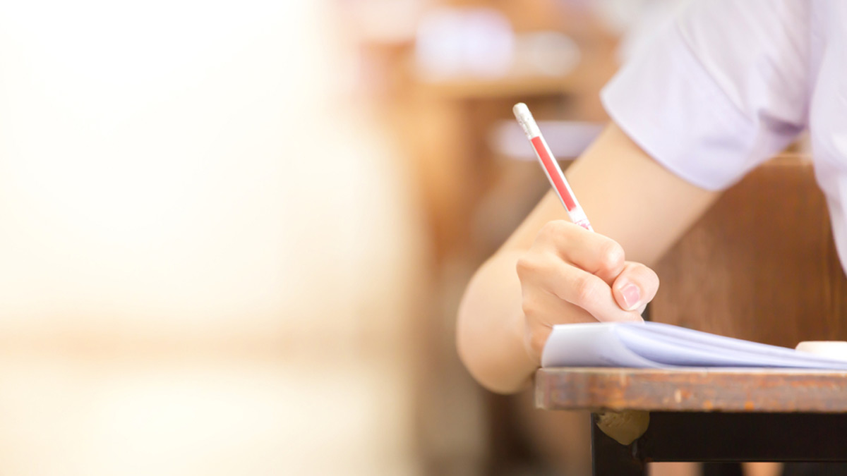 scholarship application benefits