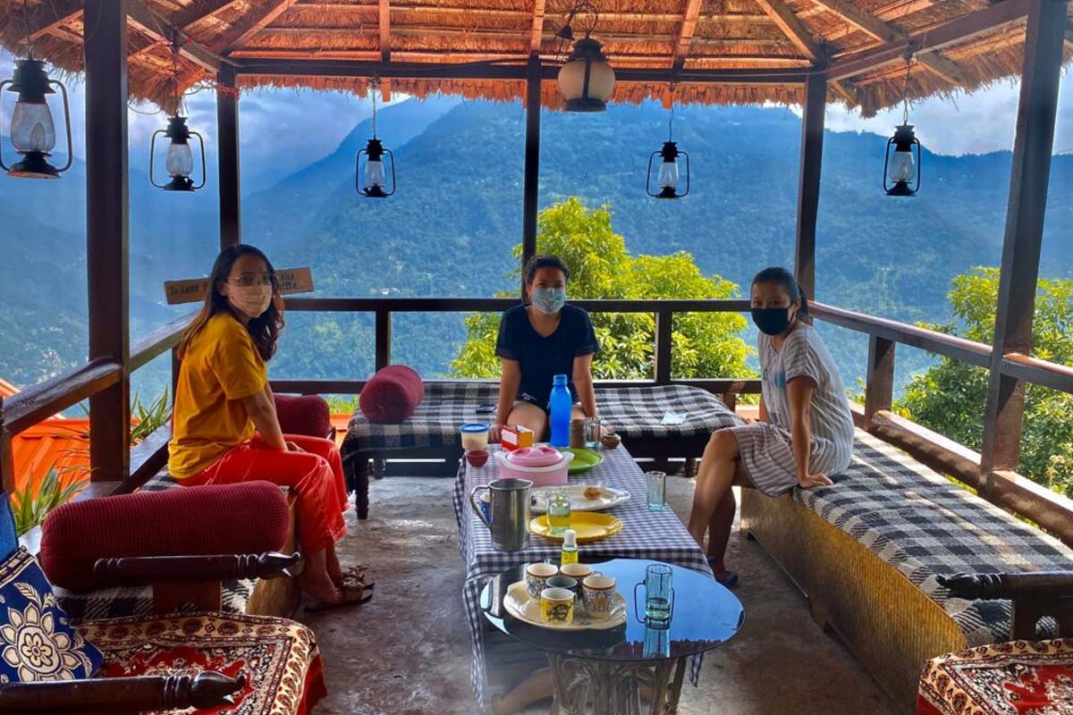 what is homestay and hotel