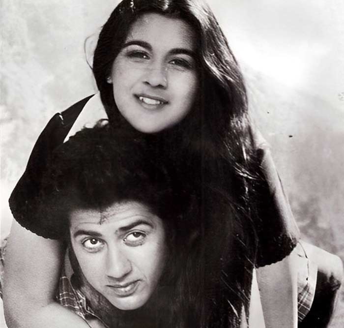 Is Sunny Deol Wife is Foreigner