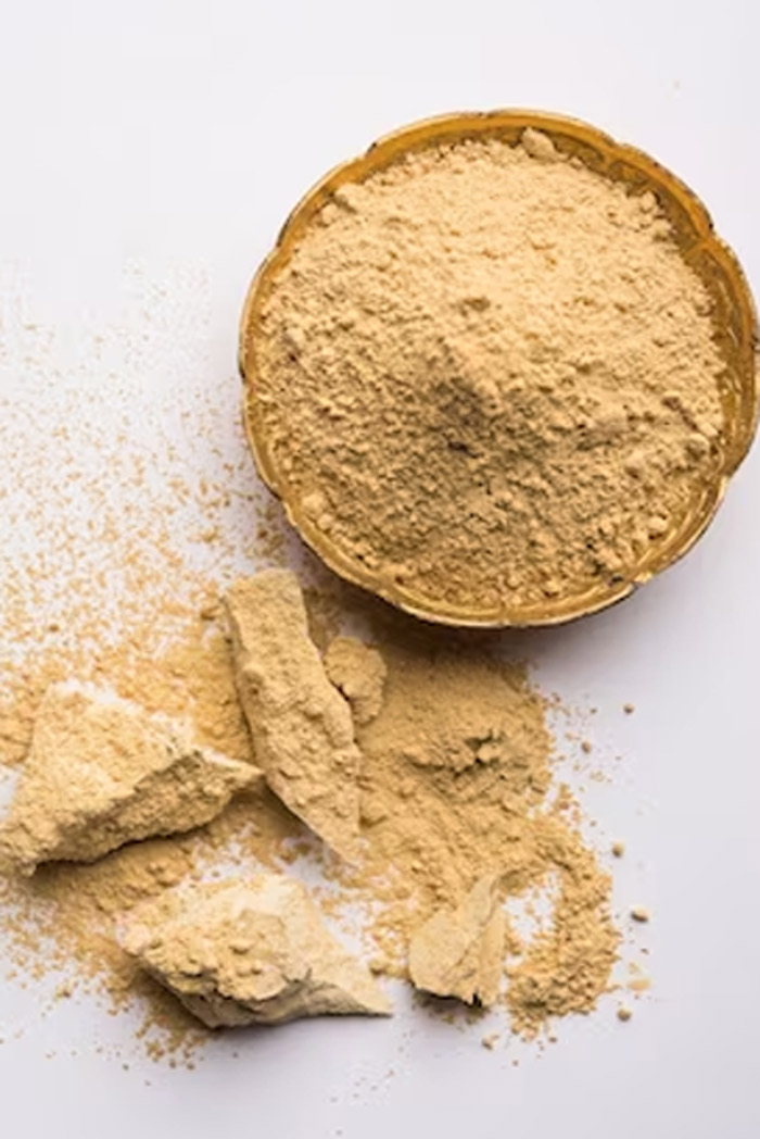 Multani mitti for pimple