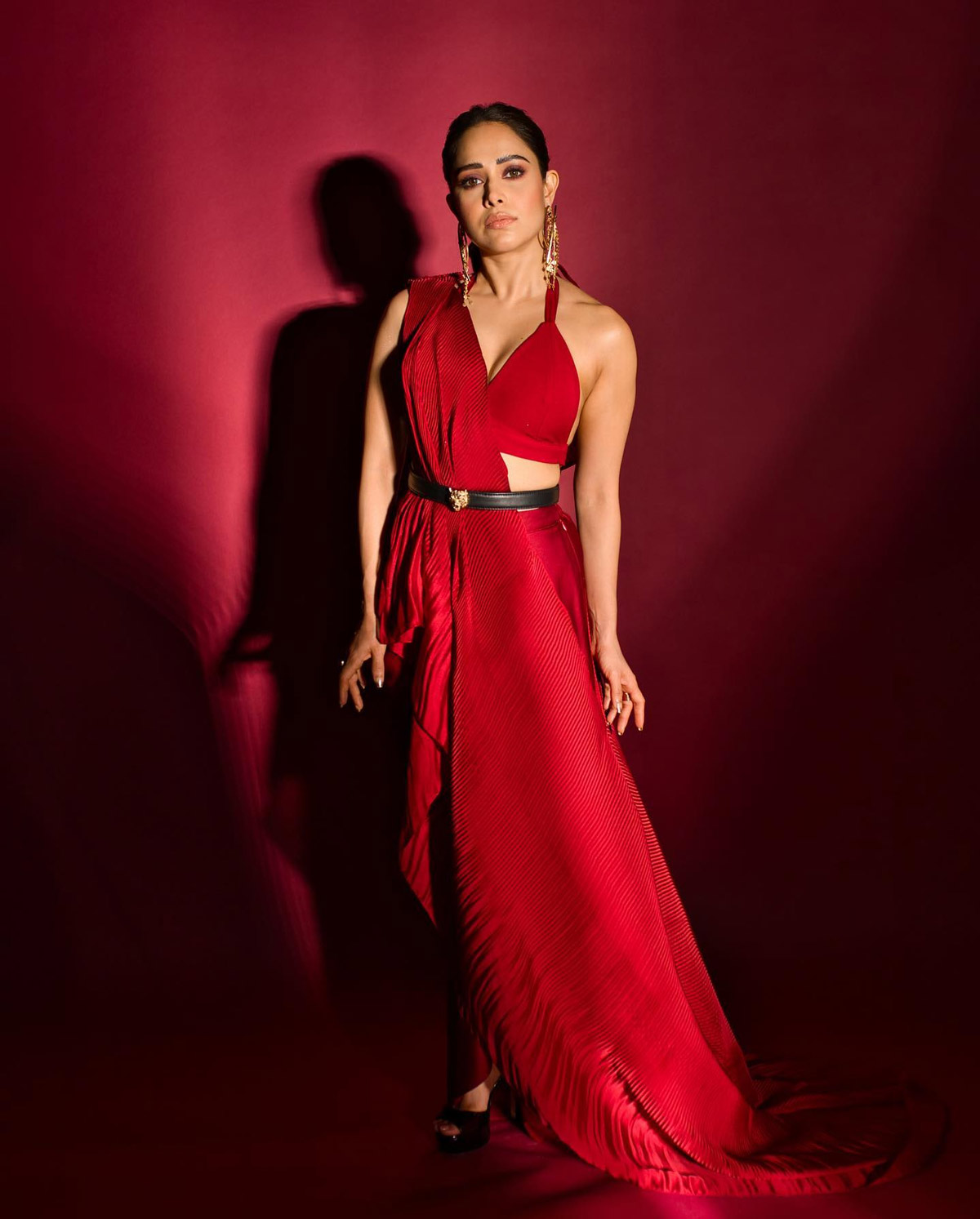 belt on sleeveless dress