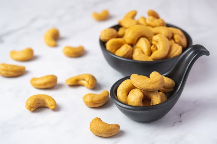 cashew good for uric acid