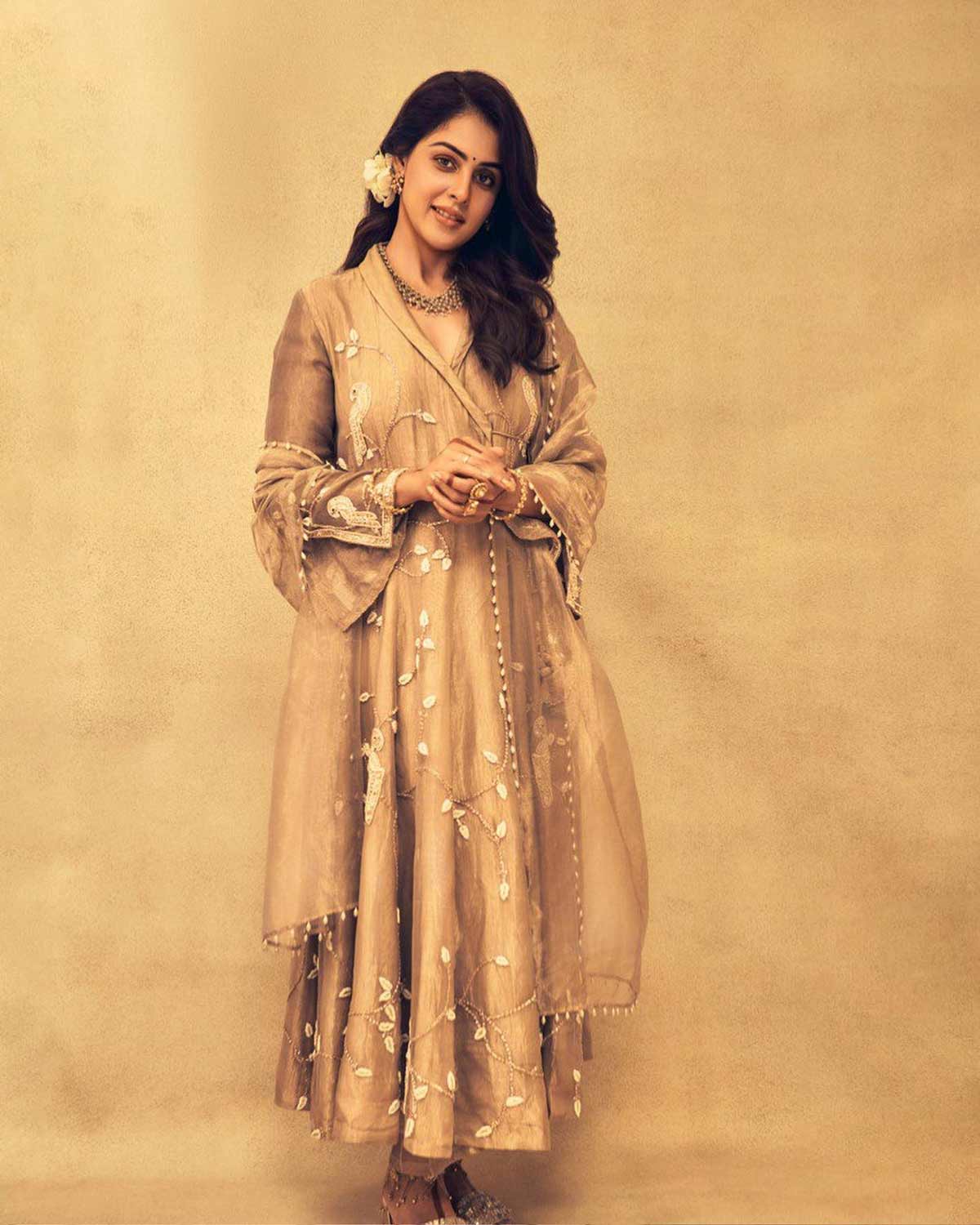 genelia d souza wearing angrakha suit
