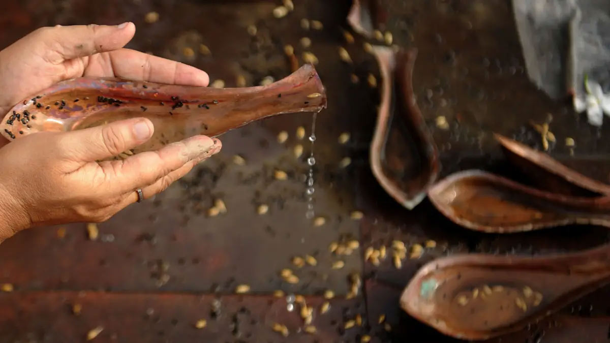 kin karno se lagta hai pitra dosh