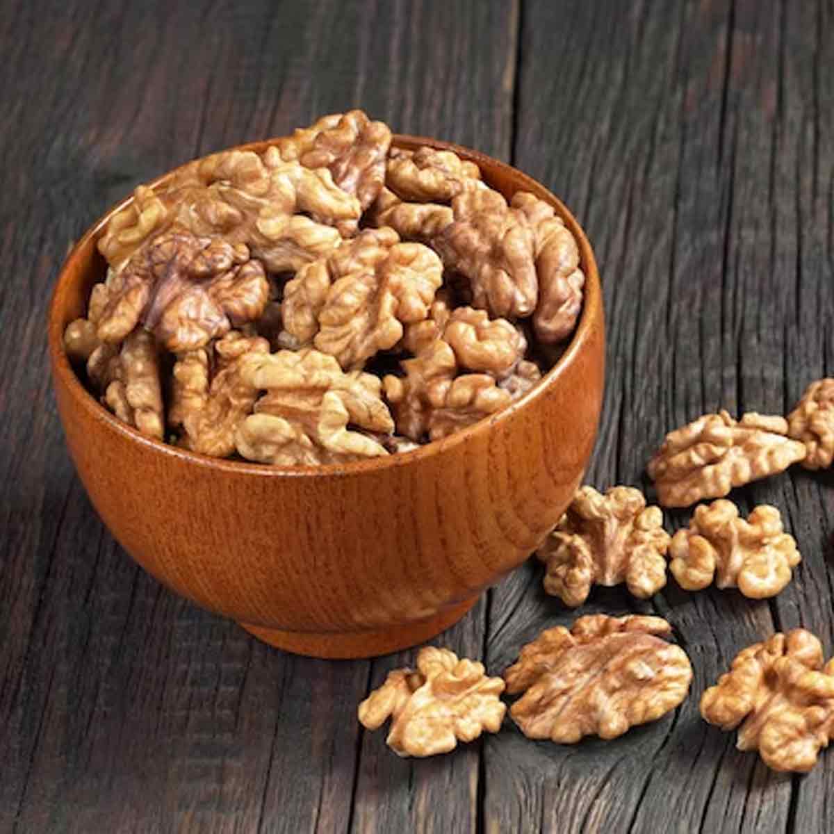 right way to eat walnut