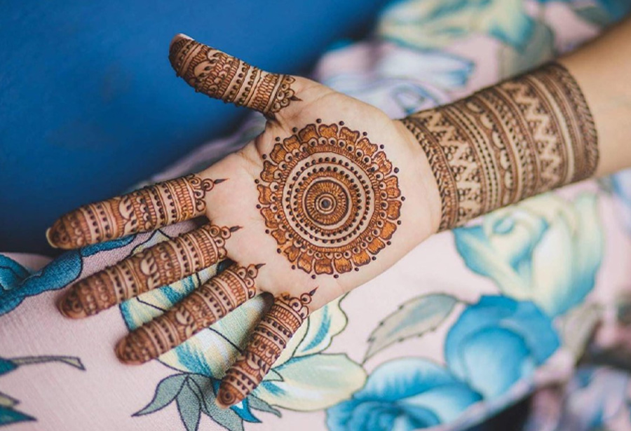 simple mandala mehndi design