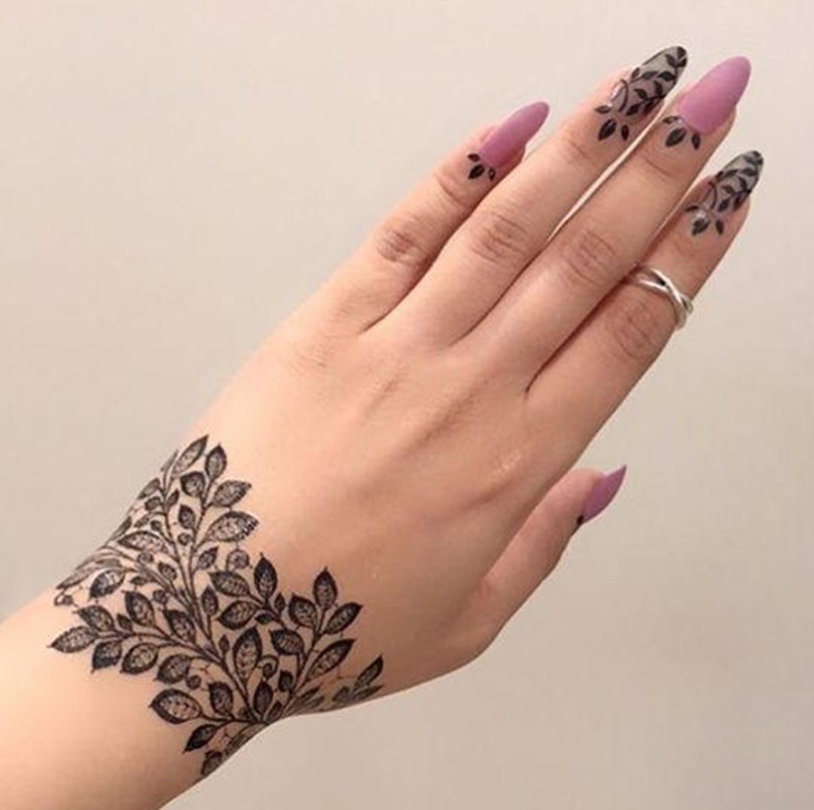 small leave mehndi design
