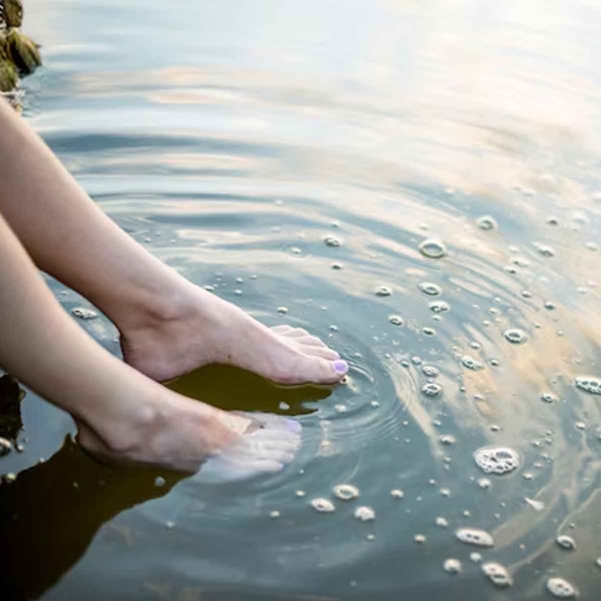 why we should wash feet before going temple