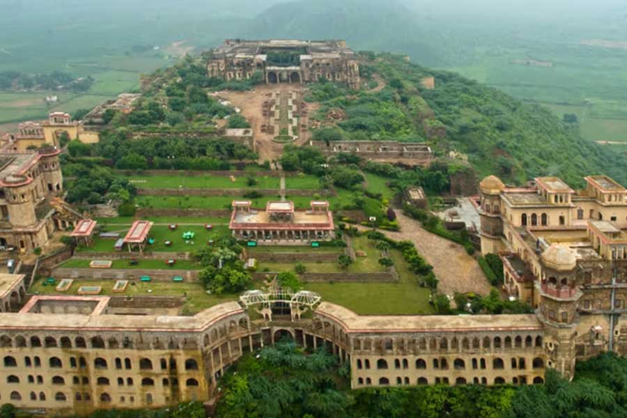 Can we visit tijara fort