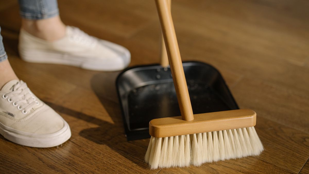 broom under the bed