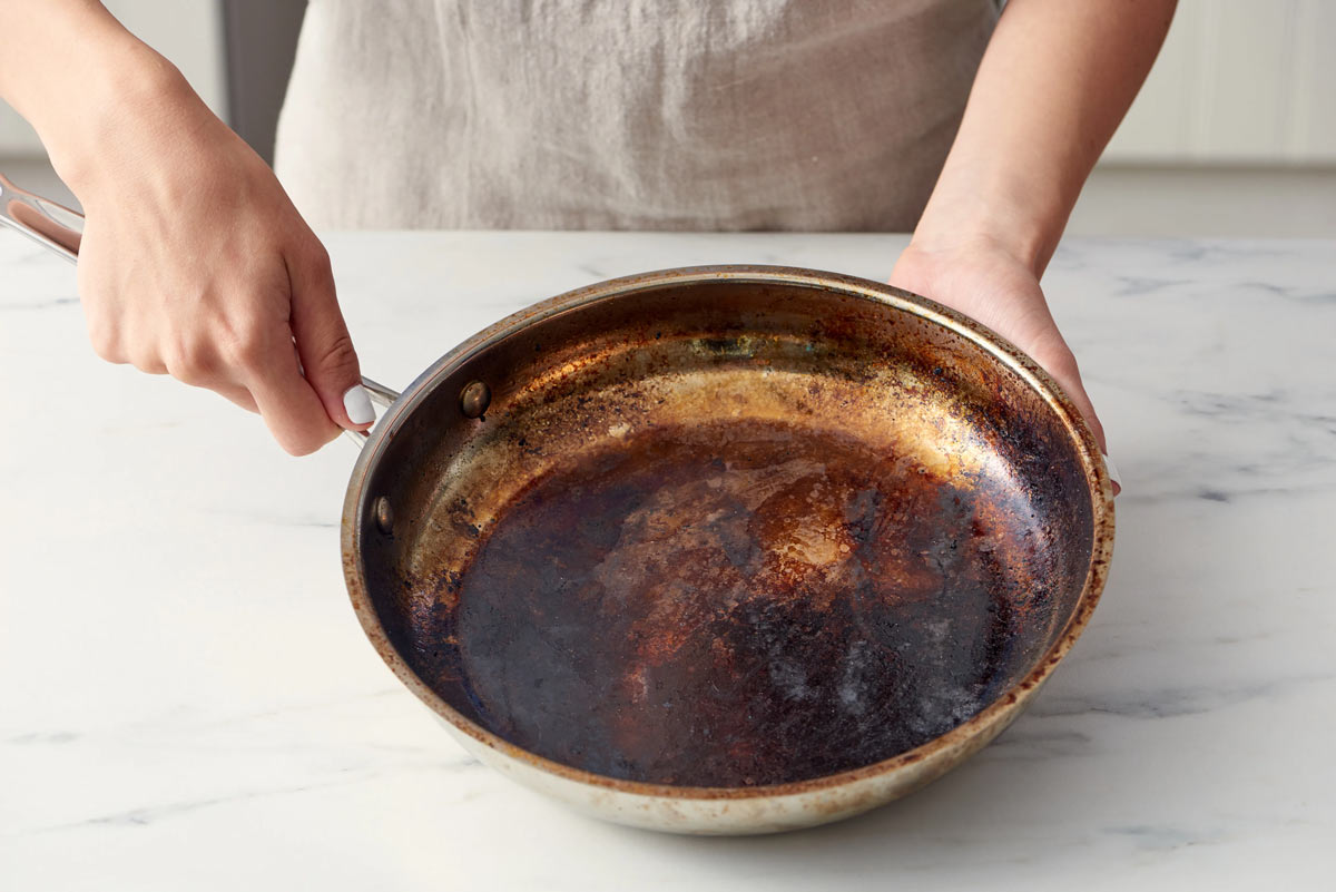 how to clean burnt pan