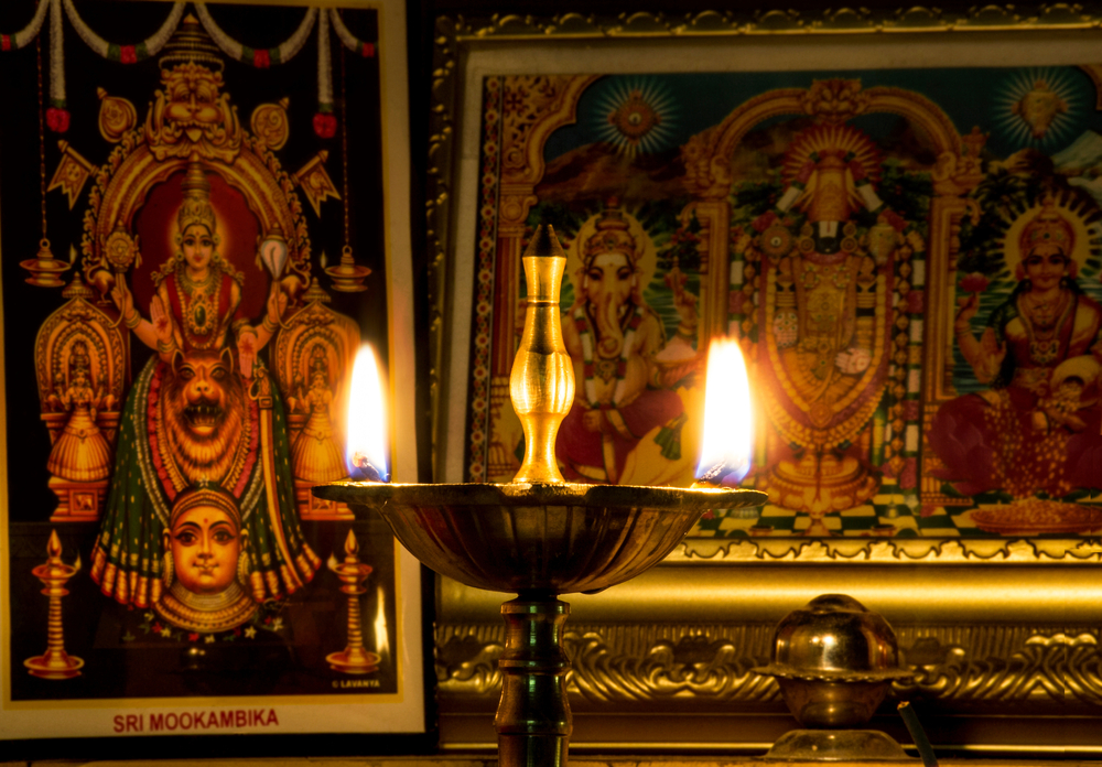 kya kitchen mein rakhni chahiye bhagwan ki murti