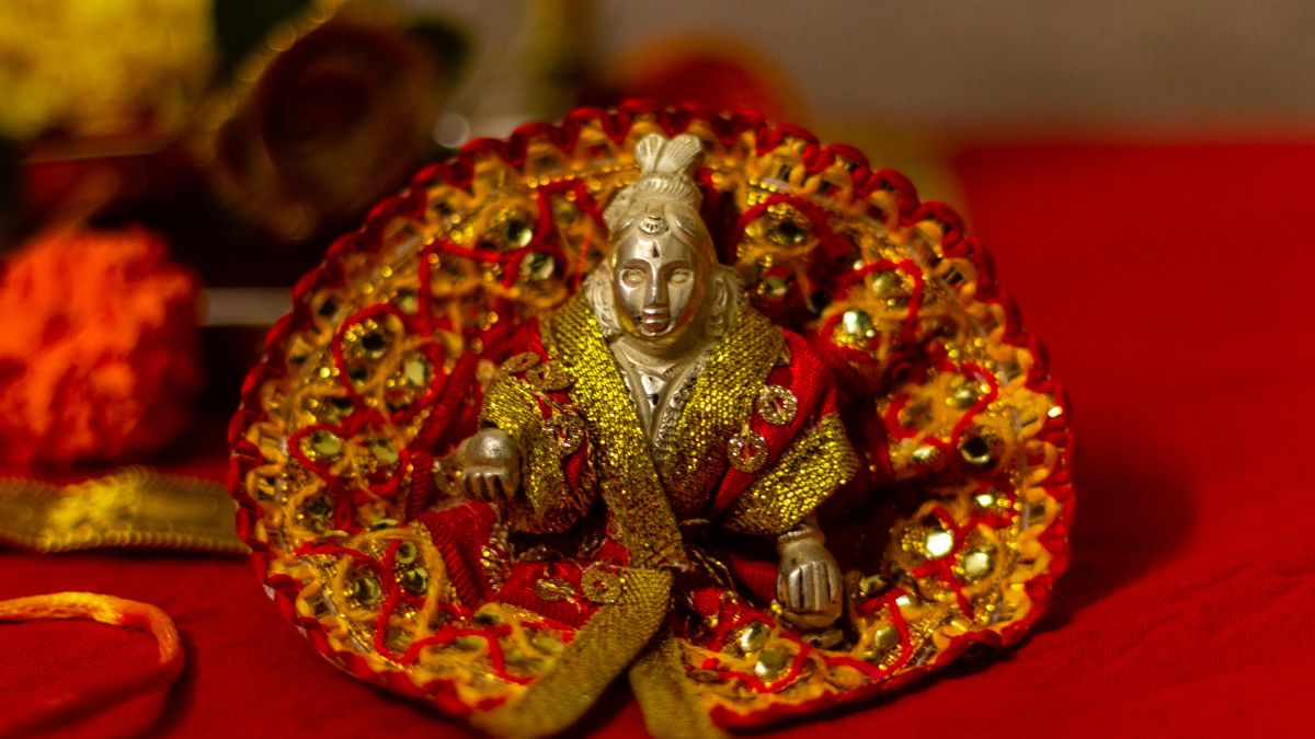 offerings for laddu gopal in winter