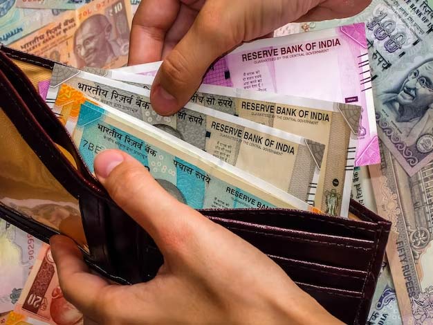 what not to keep in wallet as per vastu