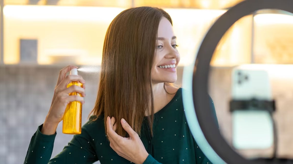 Make hair mist with aloe vera juice and green tea