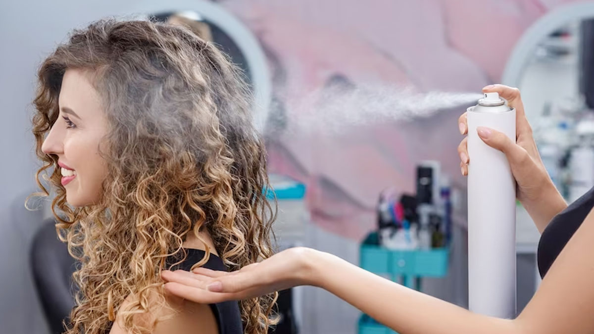 Make hair mist with green tea and glycerin