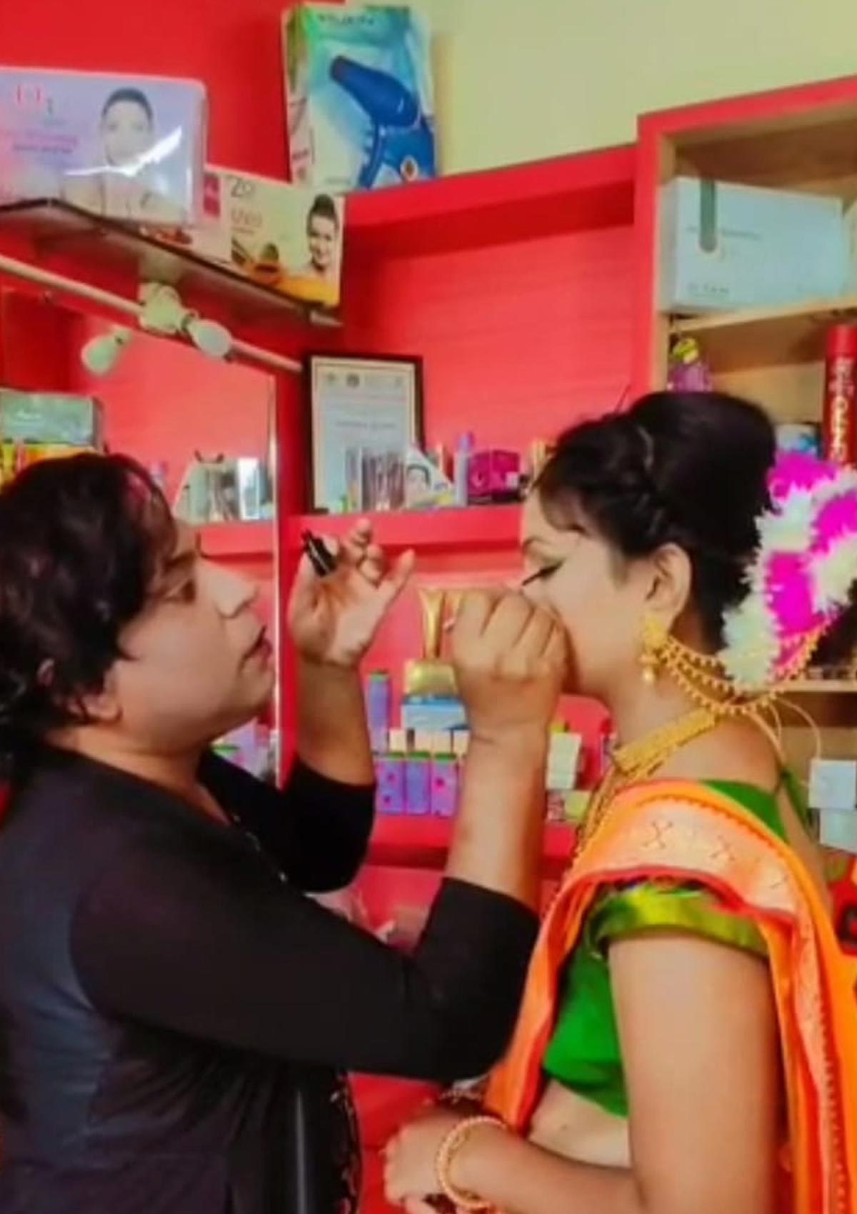 about transgender deepa bhaskar gangurde