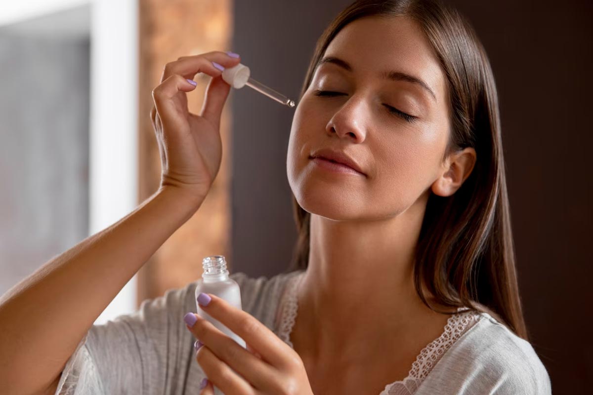 apply vitamin c serum after cleaning face