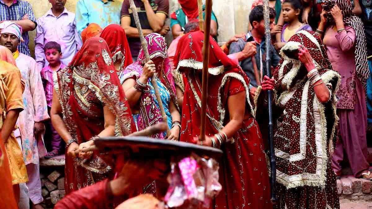 barsana ki lathmar holi