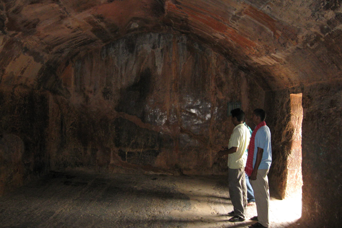 know the mysterious caves of son bhandar