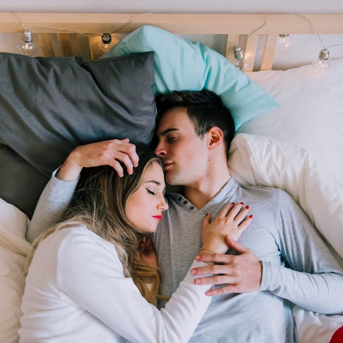 what is the best direction of sleeping