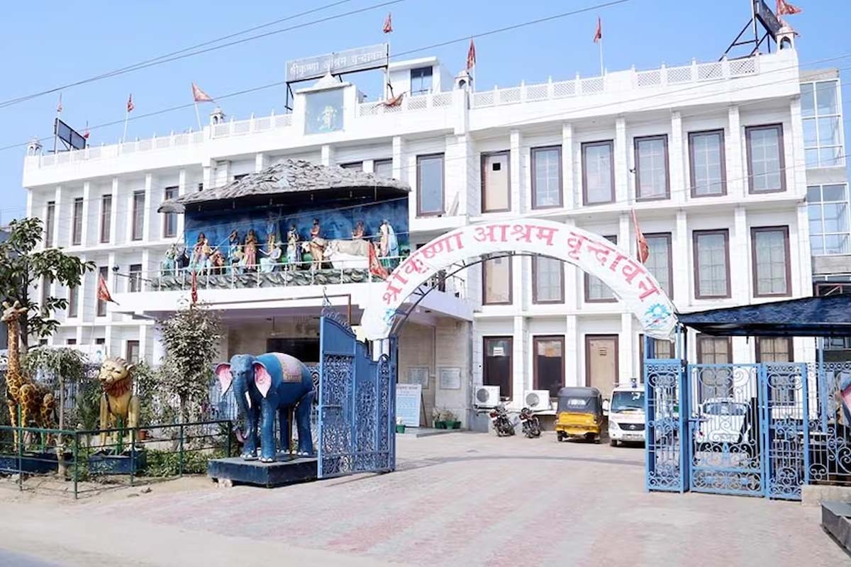 where to say in vrindavan in hindi