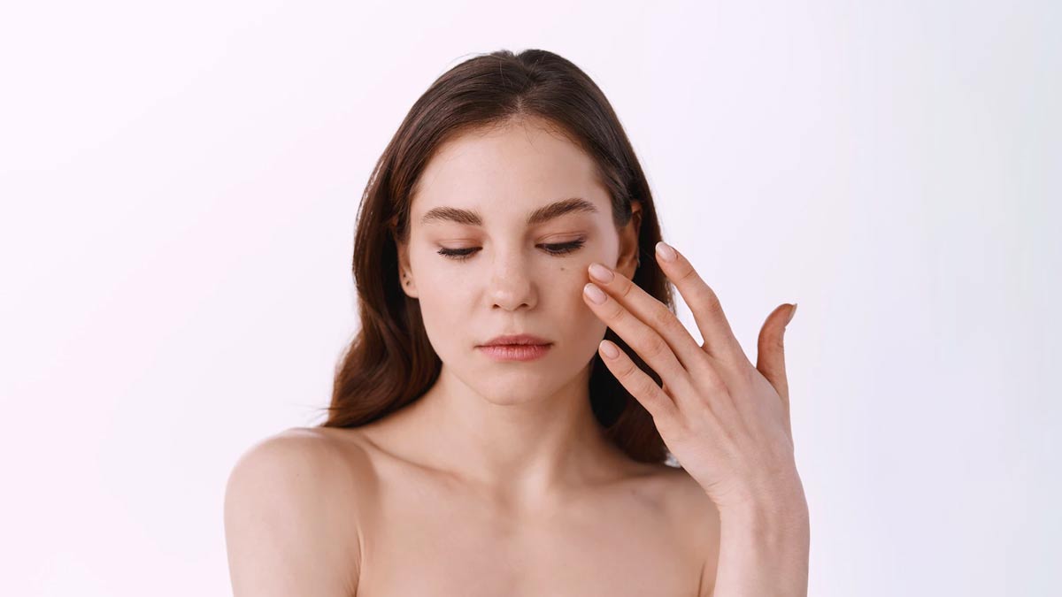 reduces appearance of dark circles