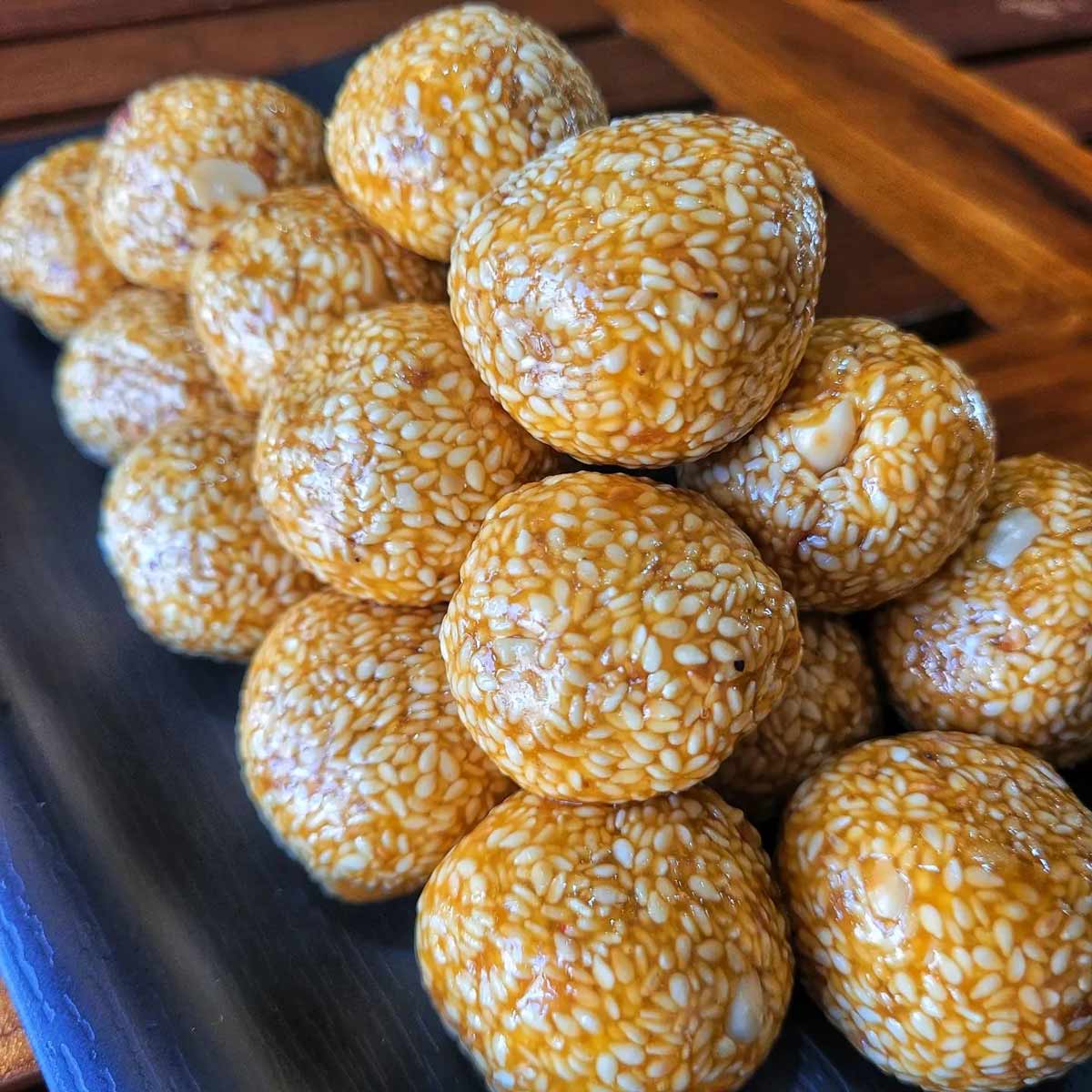sesame ladoo