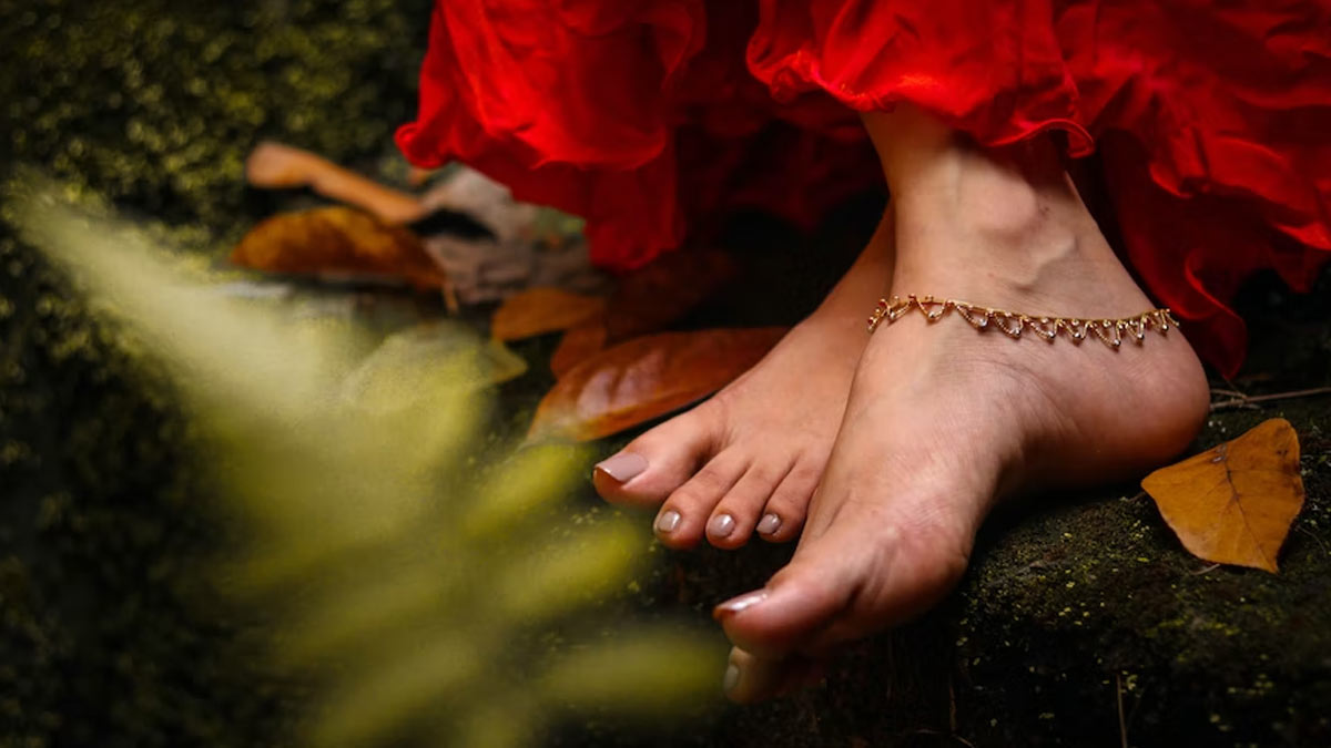 what should we wear on feet