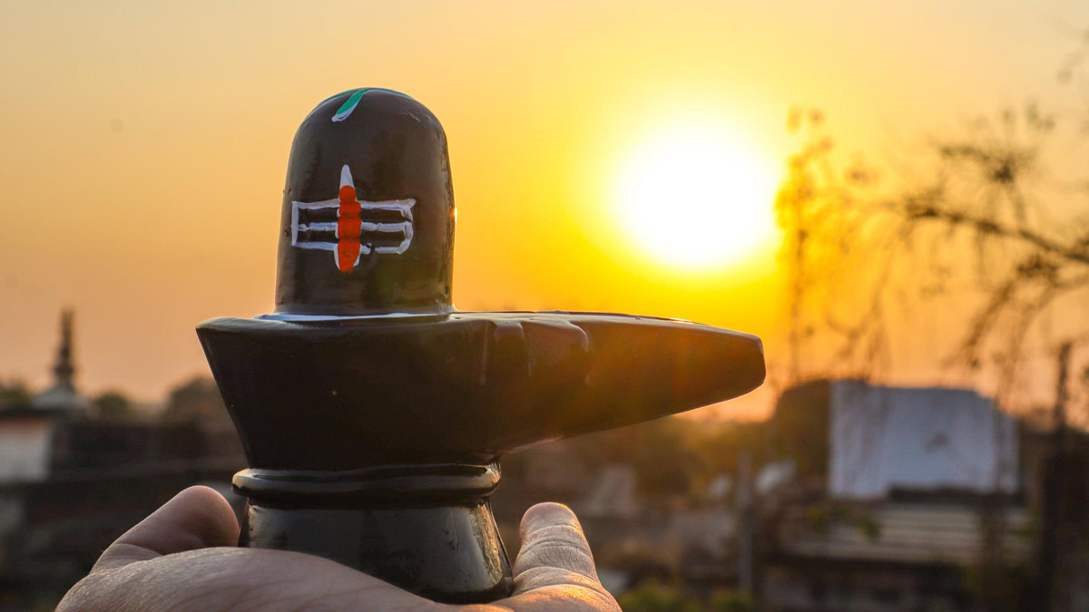 what time is good to offer ater to shivlinga