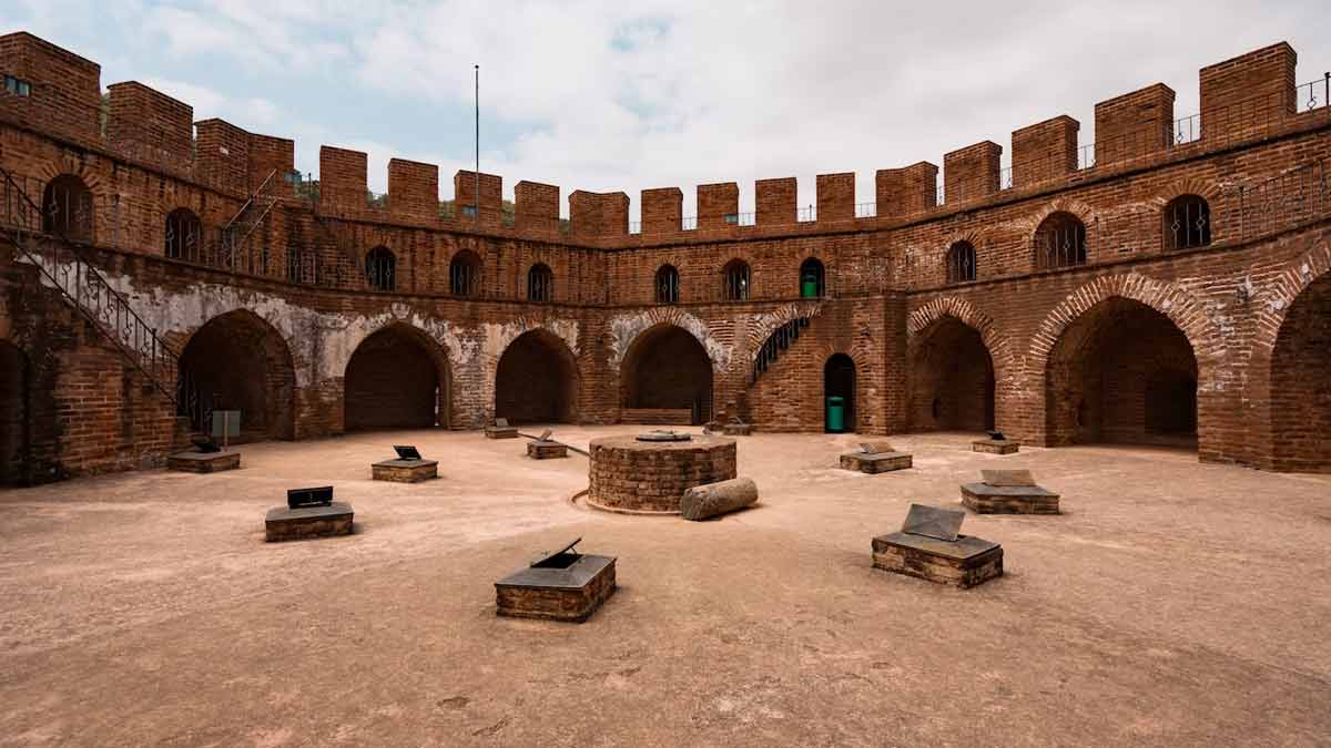 Hari parbat fort information