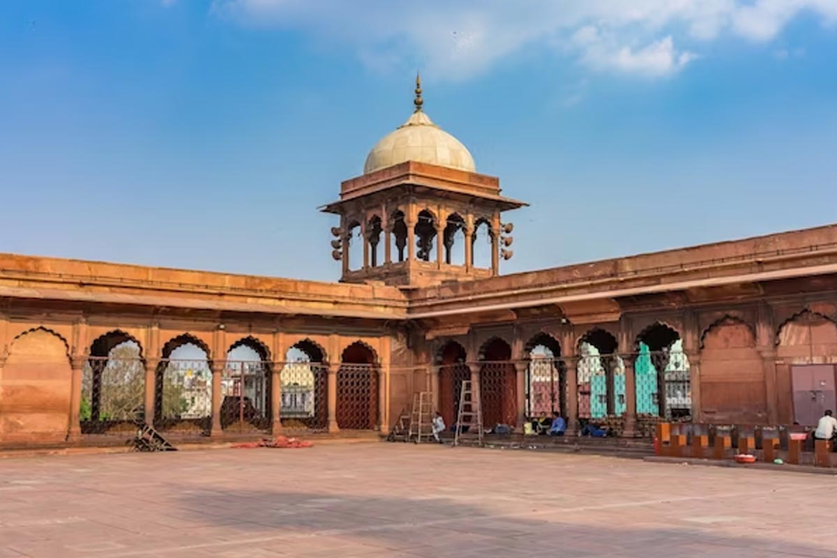 facts about jama masjid in agra