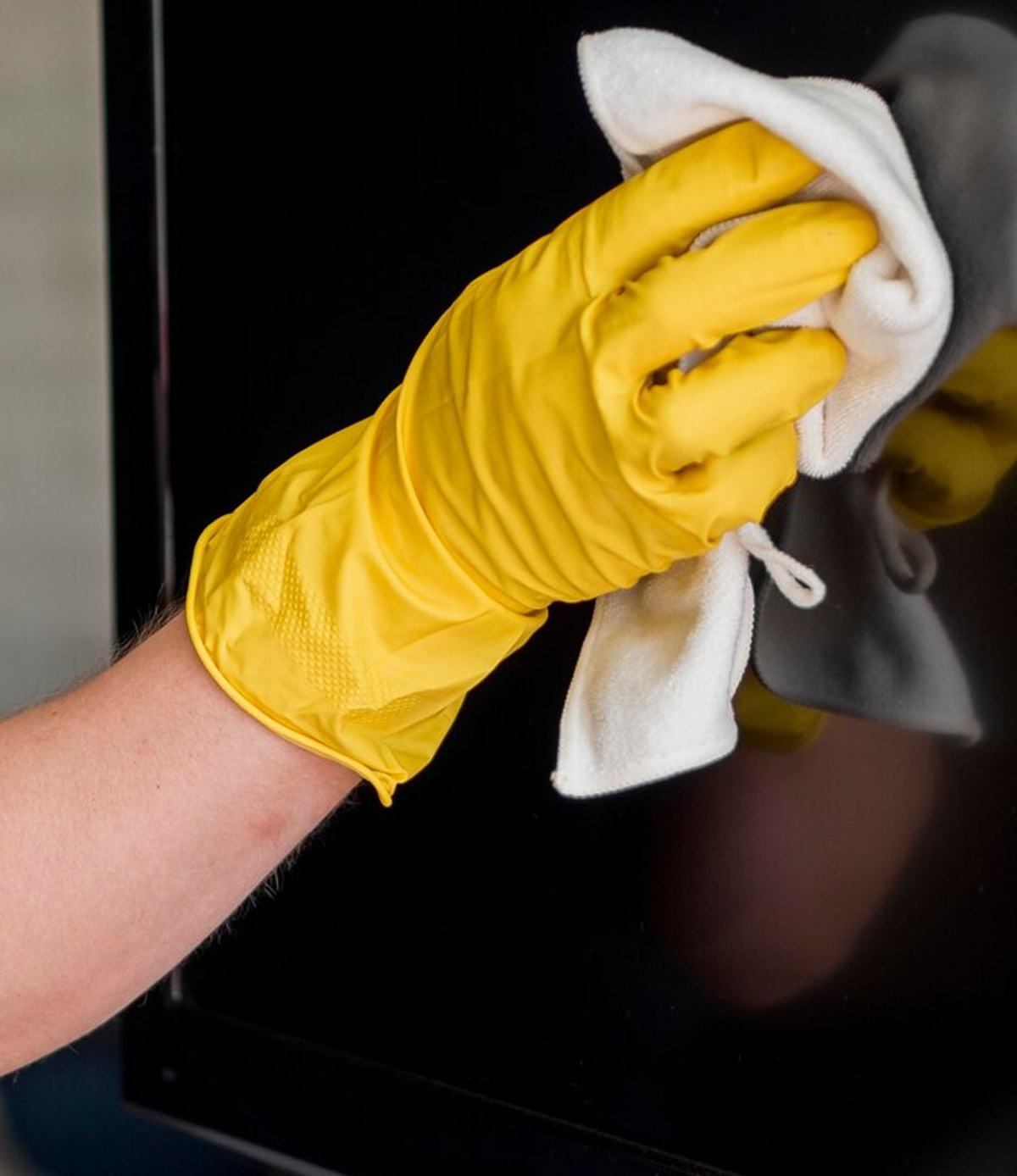 how to clean led screen