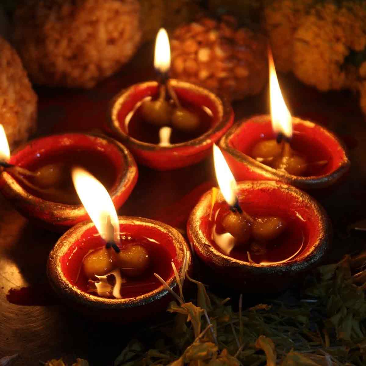 lightning of diyas