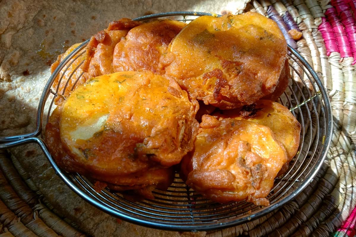 How to make perfect aloo pakoda