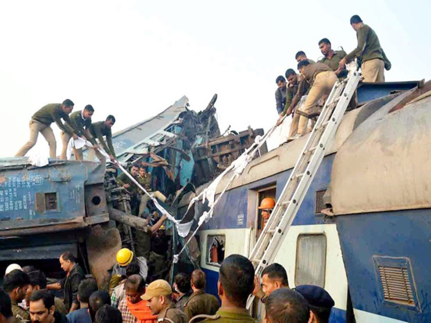 train accident in indore patna express